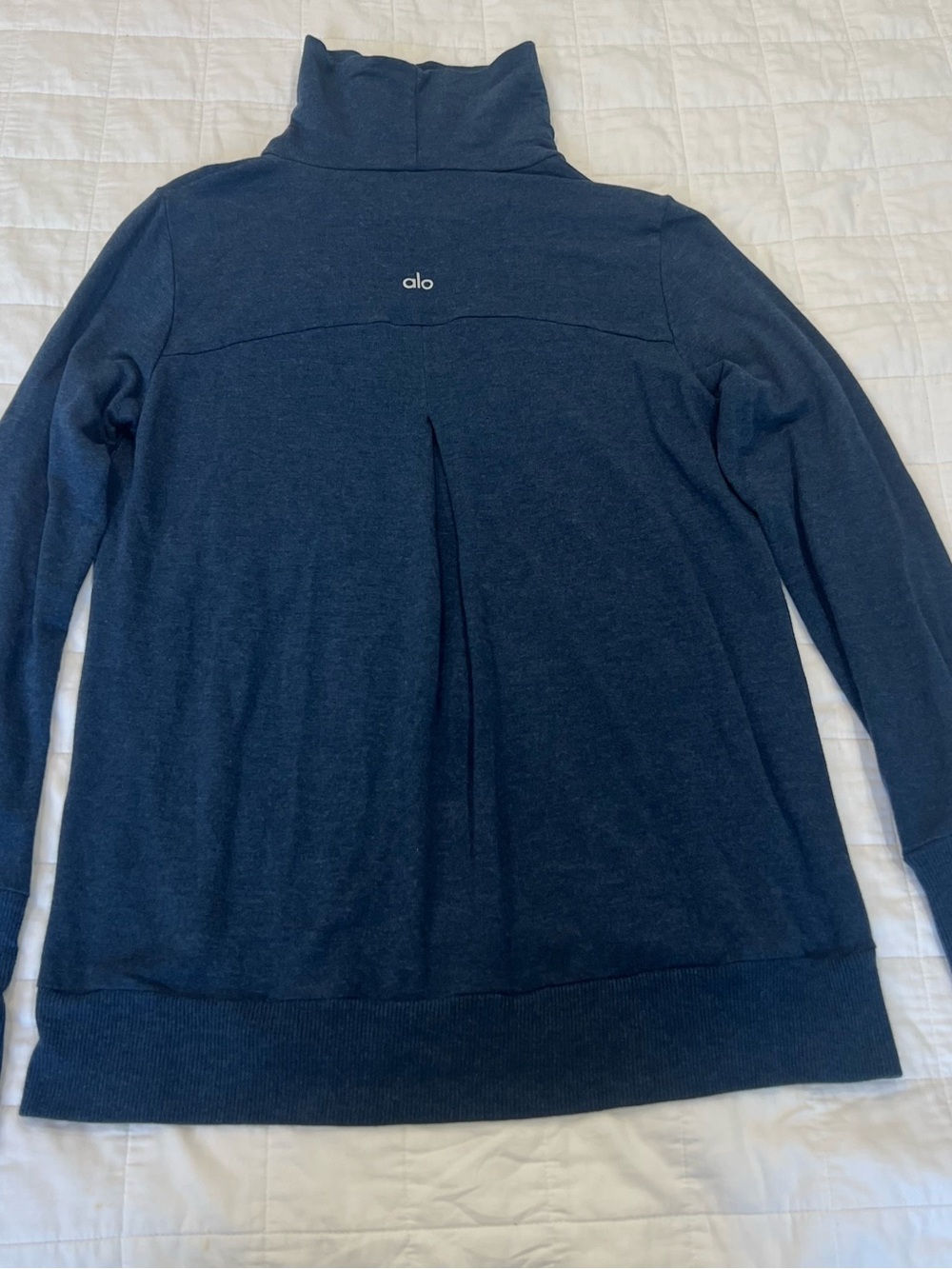 ALO Yoga Men’s Navy Turtleneck Sweater